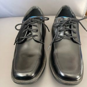 Sketchers relaxed fit memory foam lace
up square toe shoe size 8 men's-used once